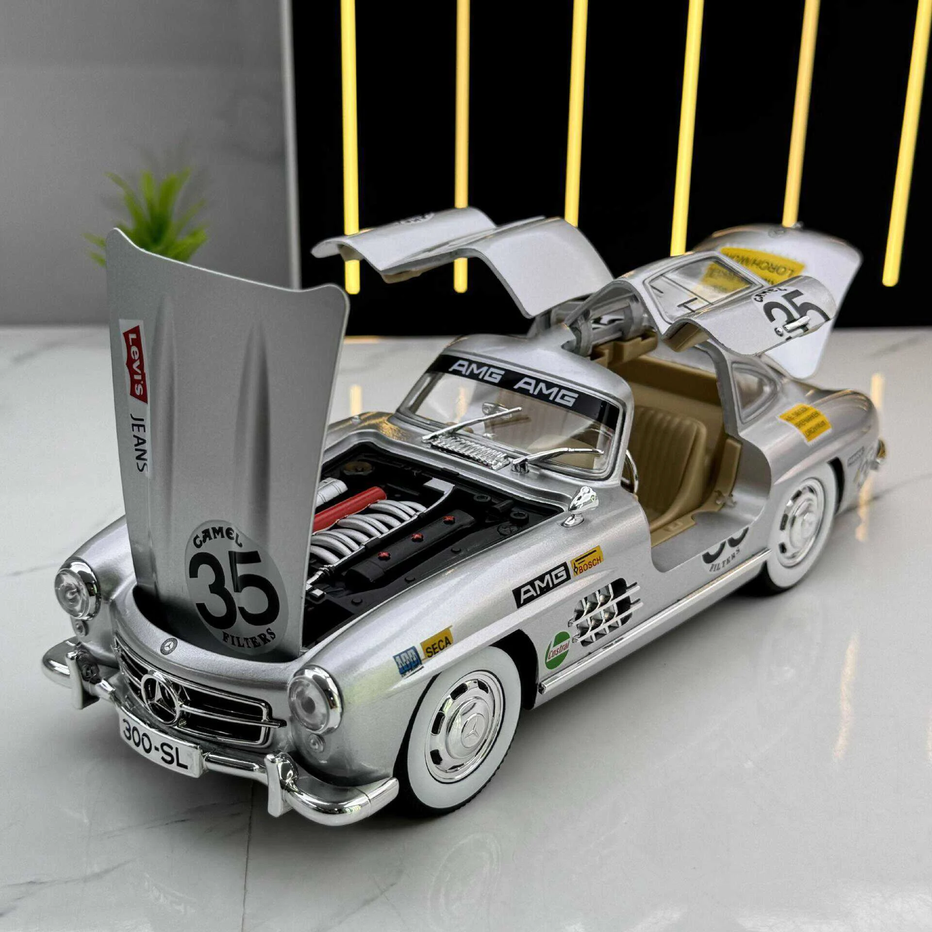 

1:24 Benzs 300SL Track Version Alloy Sports Car Model Diecast Metal Racing Vehicles Car Model Sound and Light Childrens Toy Gift