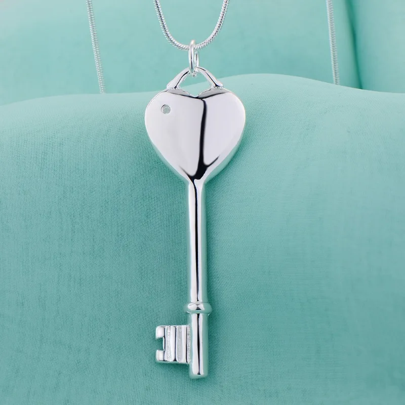 Neue Halskette aus 925er-Sterlingsilber mit Schlüsselanhänger für Damen, Hochzeitsschmuck, luxuriöse Mode, Verlobung, hochwertige Partygeschenke