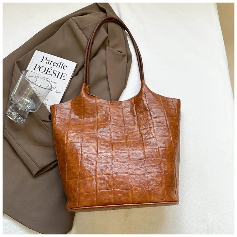 

Улучшенная женская сумка через плечо из кожи с медным принтом и элегантным модным просторным мягким повседневным видом в Норвегии