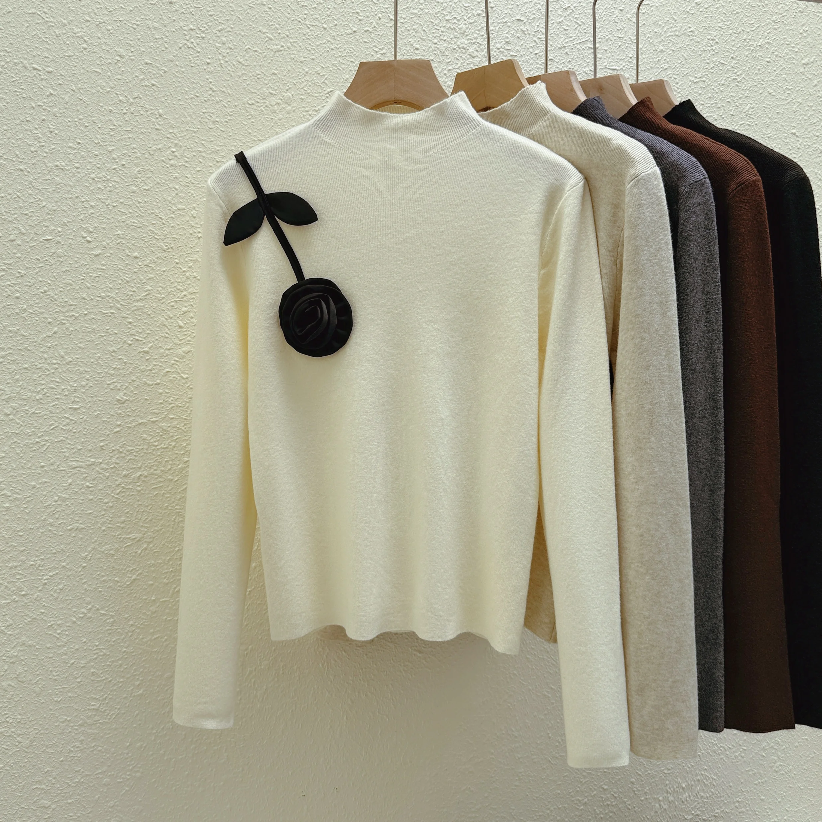 Pullover morbidi e caldi a maniche lunghe autunno inverno da donna Nuovo maglione elegante con fiori dimensionali dolcevita maglioni di maglieria semplici