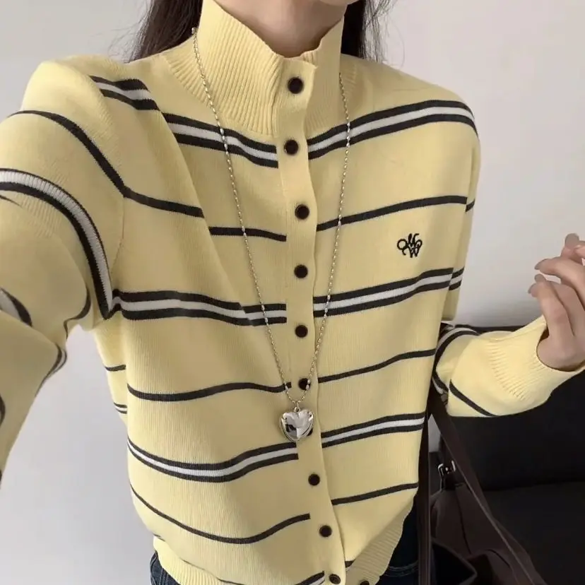 

Женский вязаный кардиган свободного кроя с вышивкой, базовый слой для весны и осени, в корейском стиле, свободный, повседневный, в полоску, цвет C...