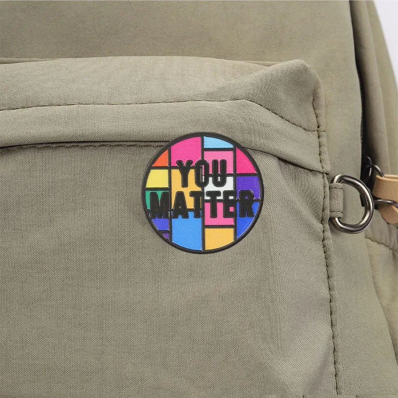Motivierende Selbstbestätigung-Emaille-Abzeichen, bunte Abzeichen mit dem Aufdruck „Gleichberechtigung“, Ermutigungs-Abzeichen zur Dekoration von Taschen und Jacken. – Detail 2
