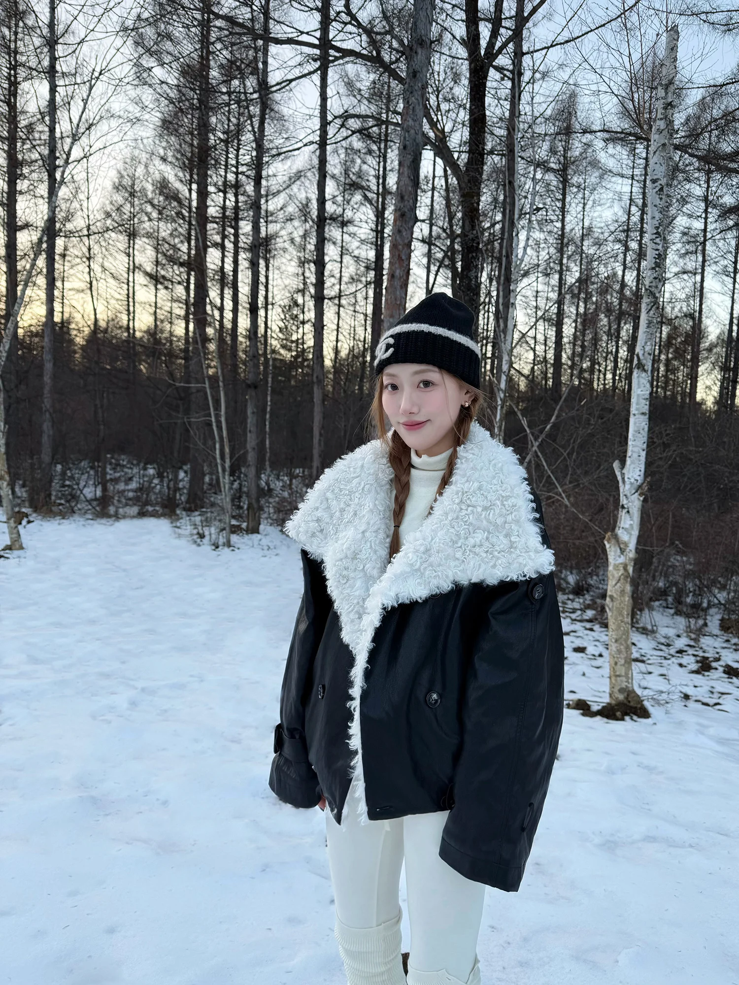 ラムシープスキンショートパーカーコート レディース 厚手 暖かい冬用アウター カジュアルスタイル スタンダードフィット PUレザー 保温機能付き