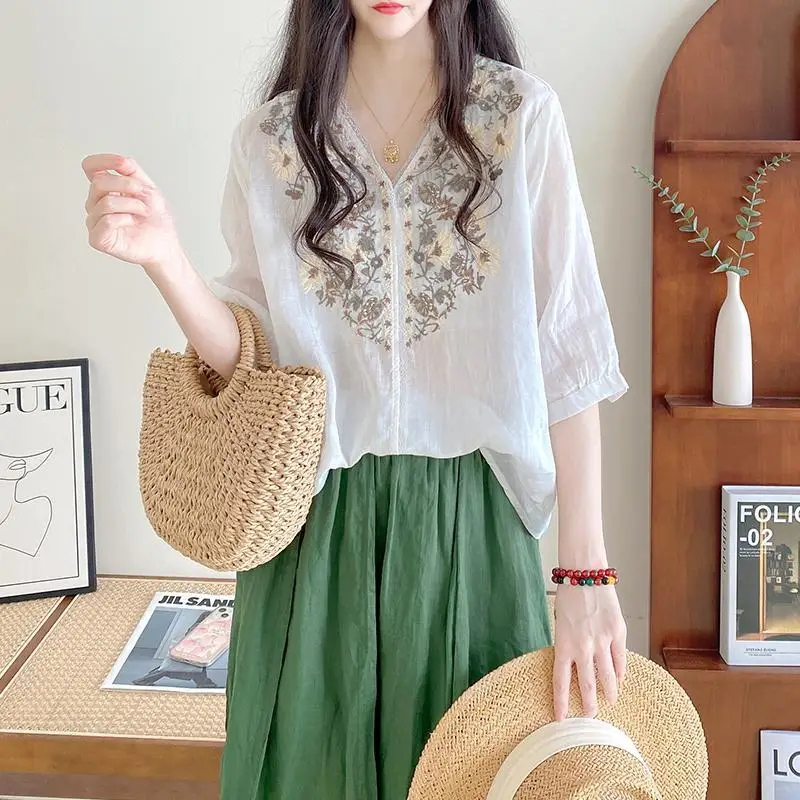 Elegant V-Neck Lace Spliced Embroidery Blouses Women\'s Clothing 2024 Summer New Loose Casual Pullovers Tops Office Lady Shirts