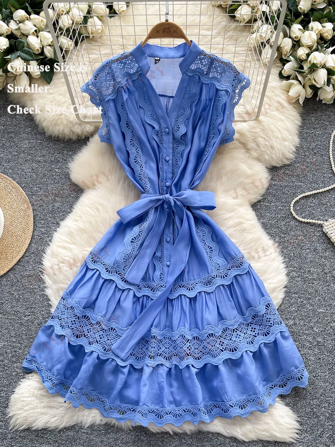 라이트 럭셔리 여름 홀터넥 숏 드레스 셔츠 여성 메쉬 크로셰 레이스업 벨트 무릎 길이 A라인 루즈핏 큰 사이즈 파티 드레스