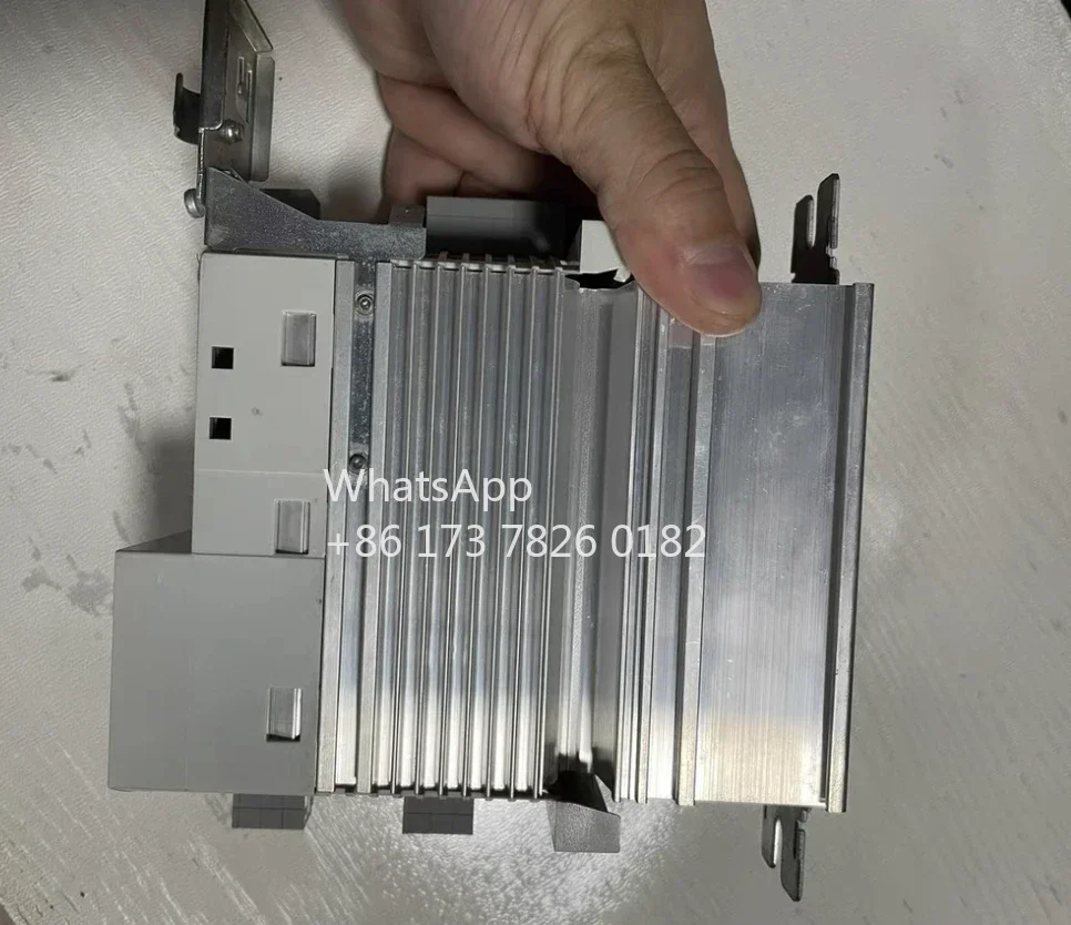 Преобразователь E82EV371K2C Б/у