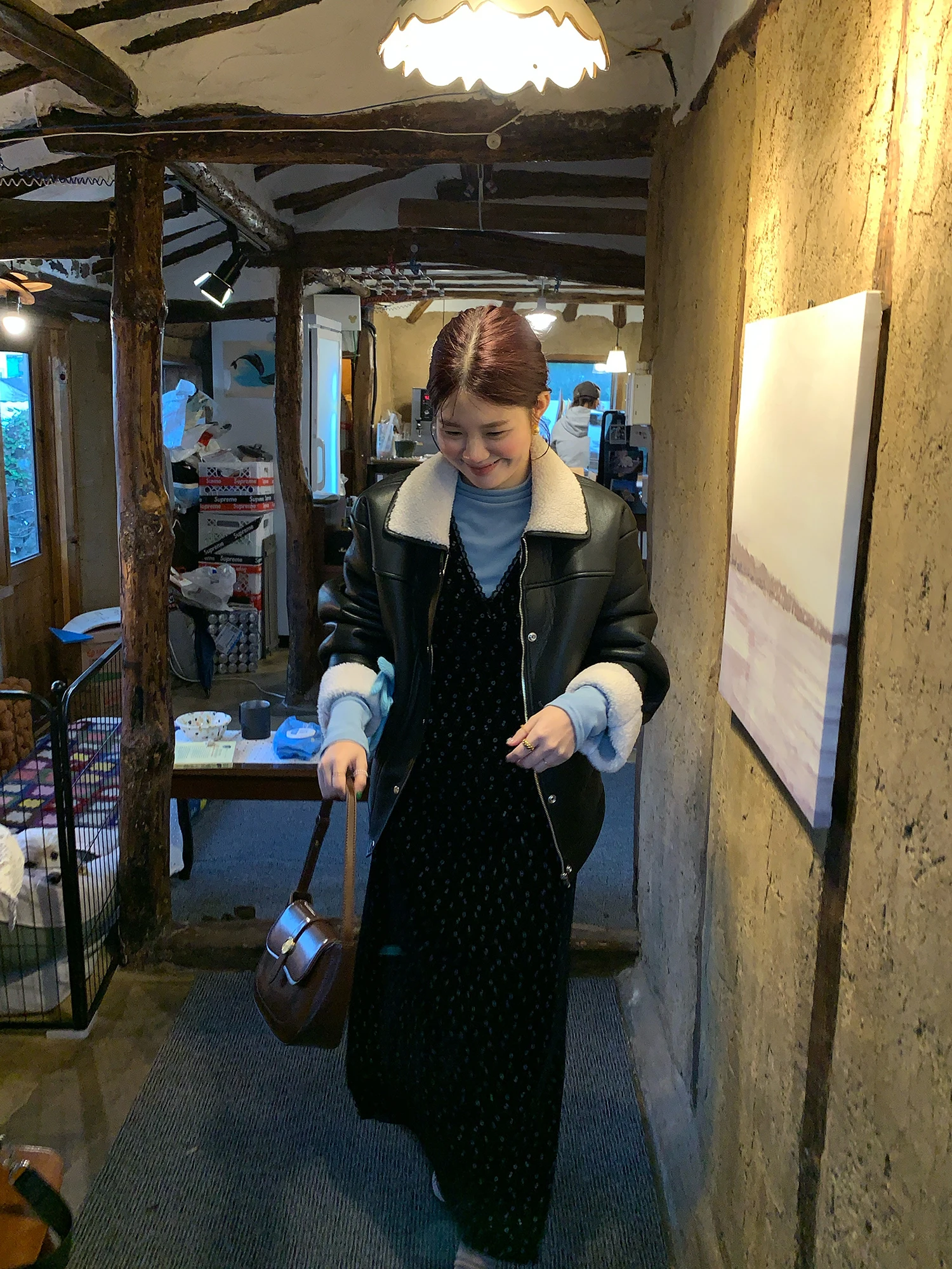 Jaqueta Feminina Coreana de Couro Sintético com Gola Alta e Caimento Solto, Versão Atualizada, Cor Preto Hot Melt