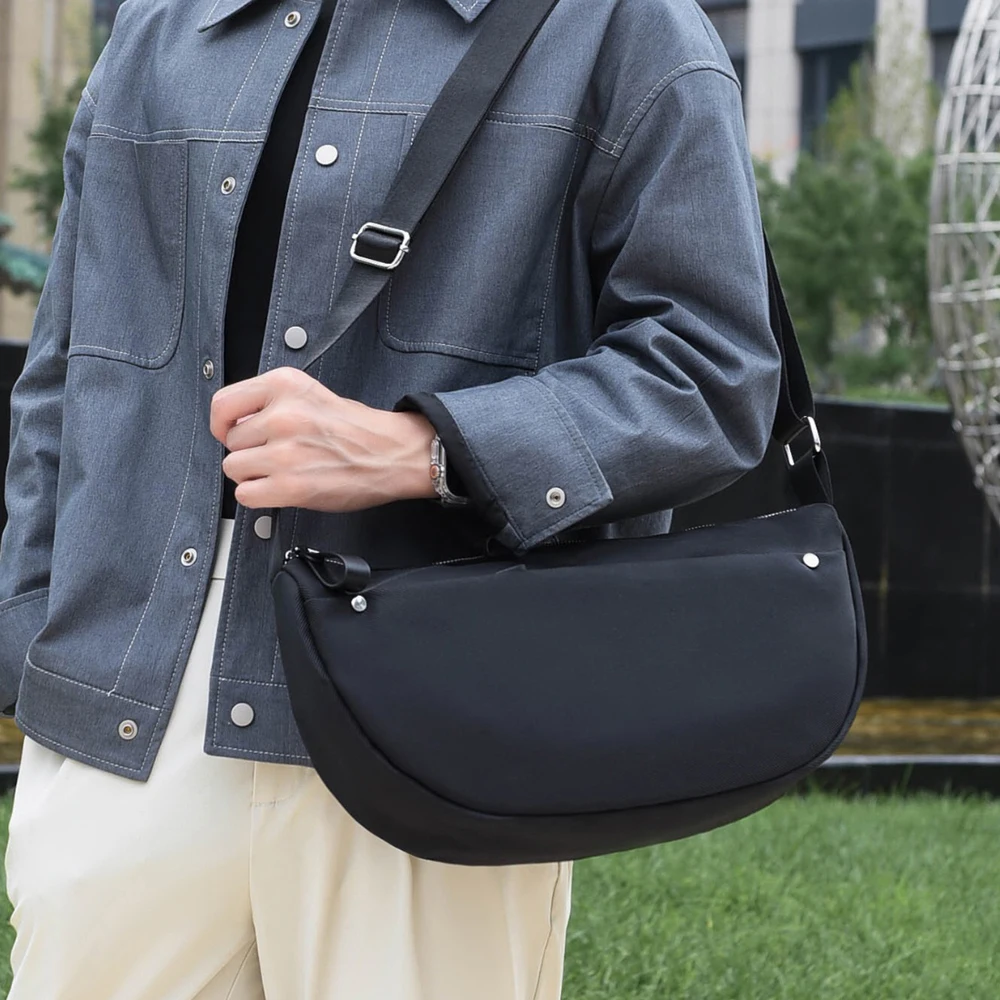 

New semi-round Business men's Crossbody Bag Single Shoulder Bags Big Capacity Storage Bag Leather bandoleras bolso hombre 메신저백