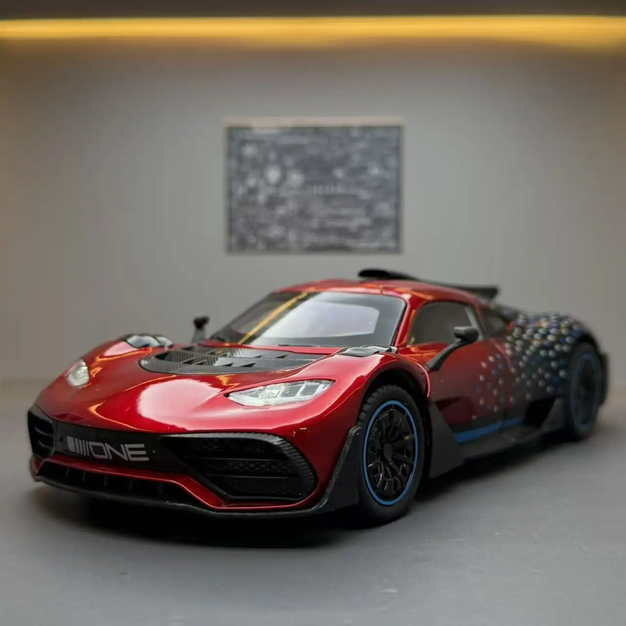 

1:24 AMG ONE Spray Version Car Model Diecast Metal Toy Vehicles Model Sound Light Collection Toys Gifts