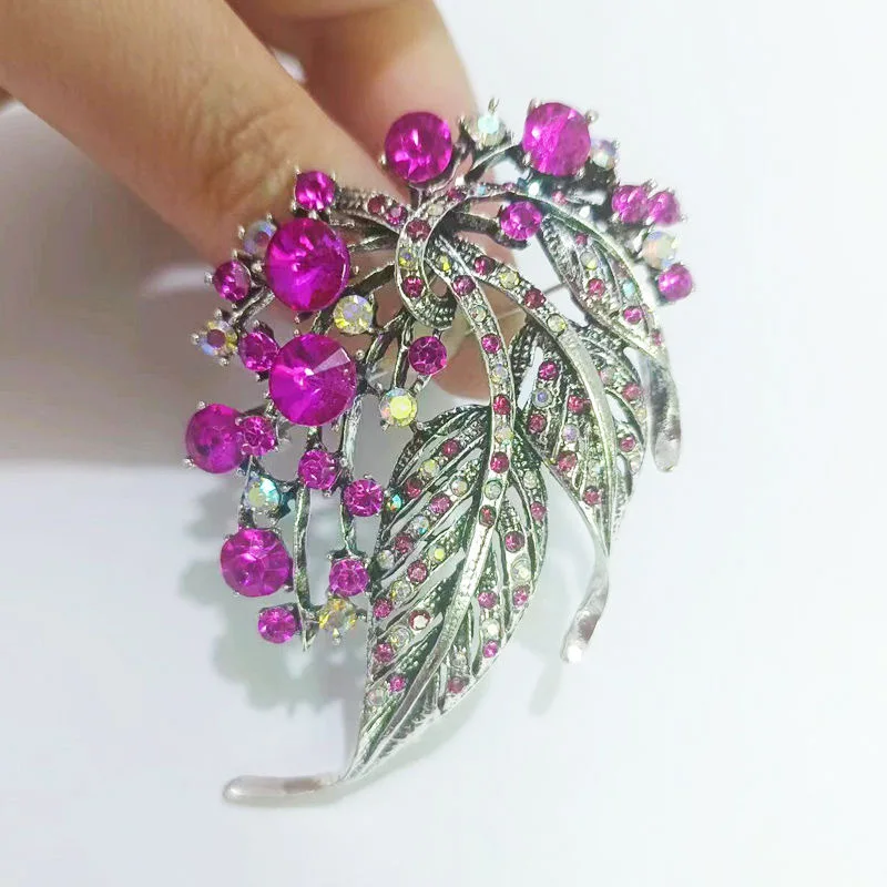 Elegant Temperament Crystal Brooch Pins for Women Leaves Shiny Rhinestone Corsage Fashion Wedding Party Jewelry Best Gift