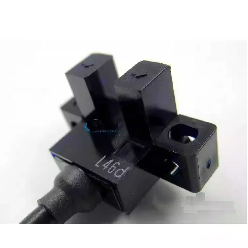 EE-SPX305-W2A,Transducers Optical Sensors Photointerrupters-Slot Type-Logic Output, Through-Beam 0.197