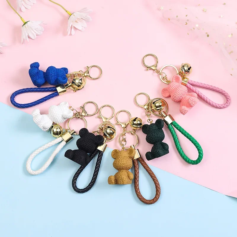 miniso ぬいぐるみのクマのキーホルダー、車のペンダント、高級感があり、絶妙でキュートなカップルバッグペンダント、小さなギフト