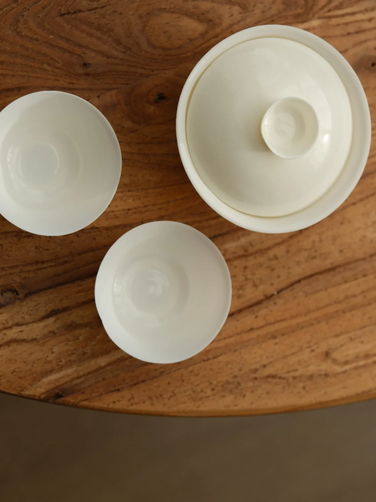 

an Handmade Ancient Sle White Porcelain Thin-walled Bowl Tee-legged Teacup Tea Set Chinese White Porcelain Tea Tools