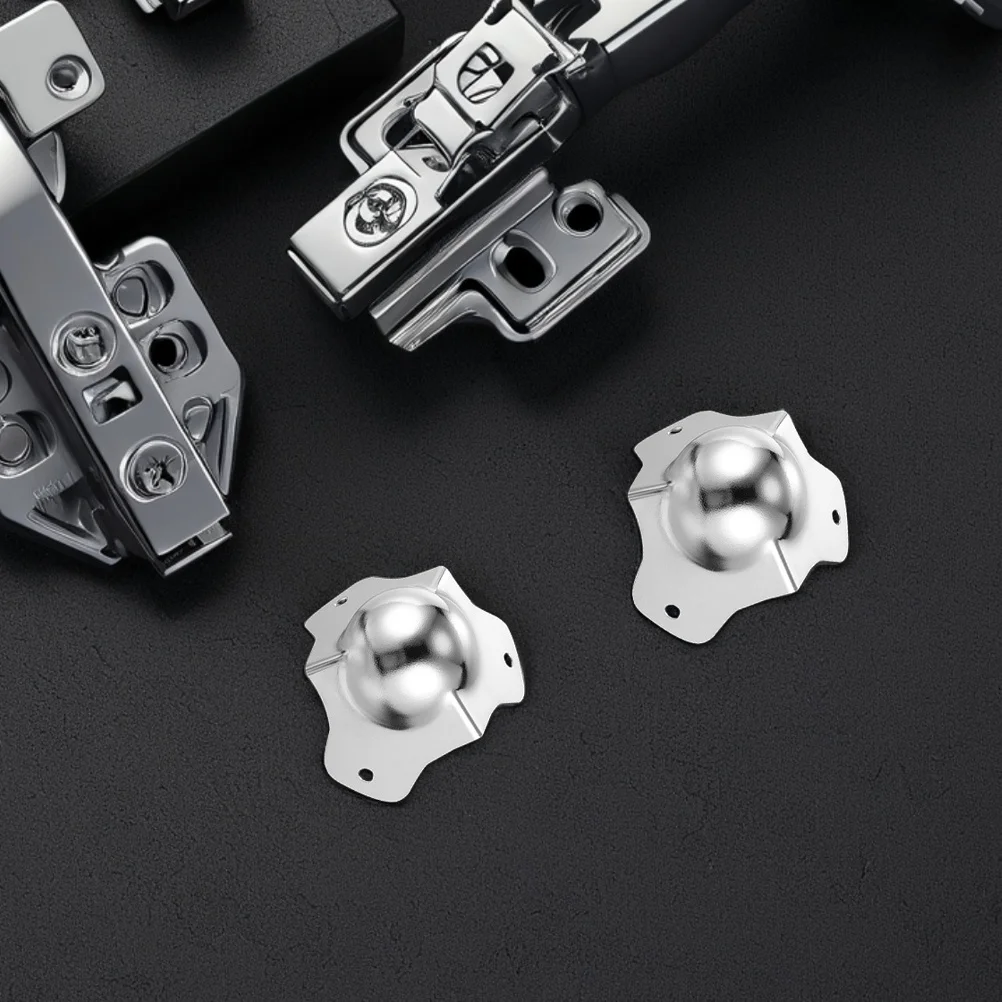 ตัวป้องกันมุมโลหะ 4 ชิ้น ป้องกันการกระแทก สำหรับตู้ โต๊ะ โครงเตียง เฟอร์นิเจอร์ อุปกรณ์ป้องกันการชน