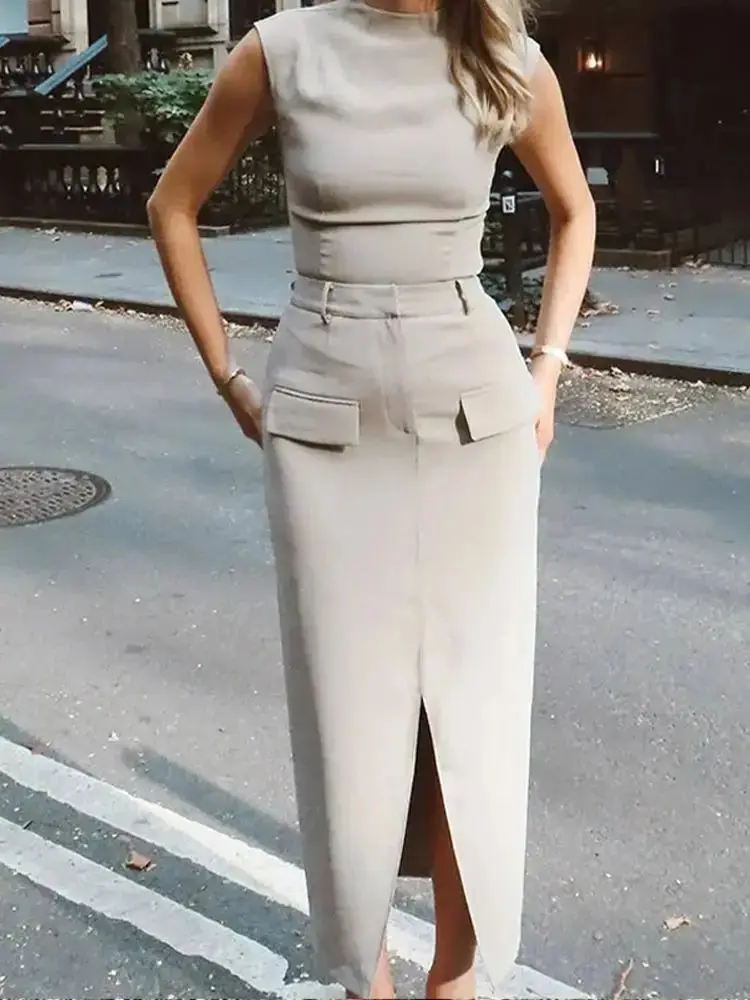 

Комплект из 2 предметов Svel для женщин: шикарный летний костюм Cleanfit с коротким рукавом, А-силуэт, из тонкого полиэстера, не даётся в немнущиеся следы.