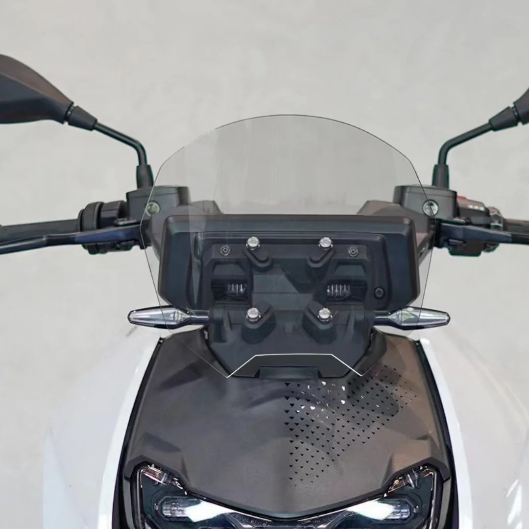 For BMW CE 04 Replace the accessory with a higher and wider transparent protective windscreen guard plate for the windshield.