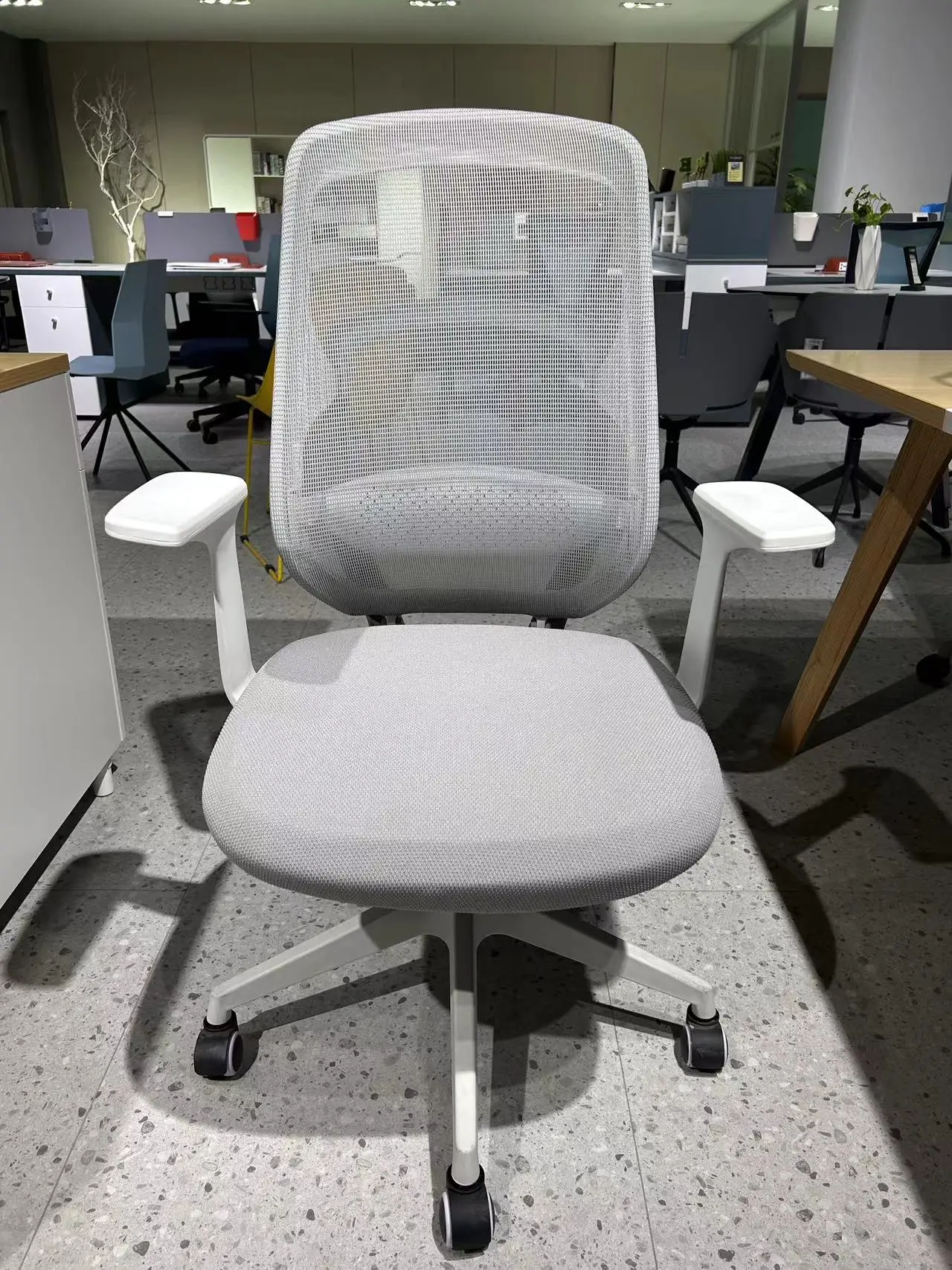 كرسي مكتب بيئة العمل الحديث مع كرسي تقسيم مكتب الموظفين الرخيص الشبكي #4