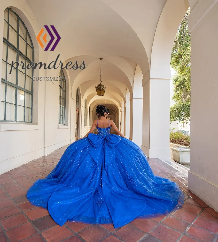 Glamourowna, królewska niebieska suknia Quinceañera z kwiatami, seksowne ramiączka spaghetti, błyszczące Vestidos De 15 Quinceañera na przyjęcie, szyta na miarę.