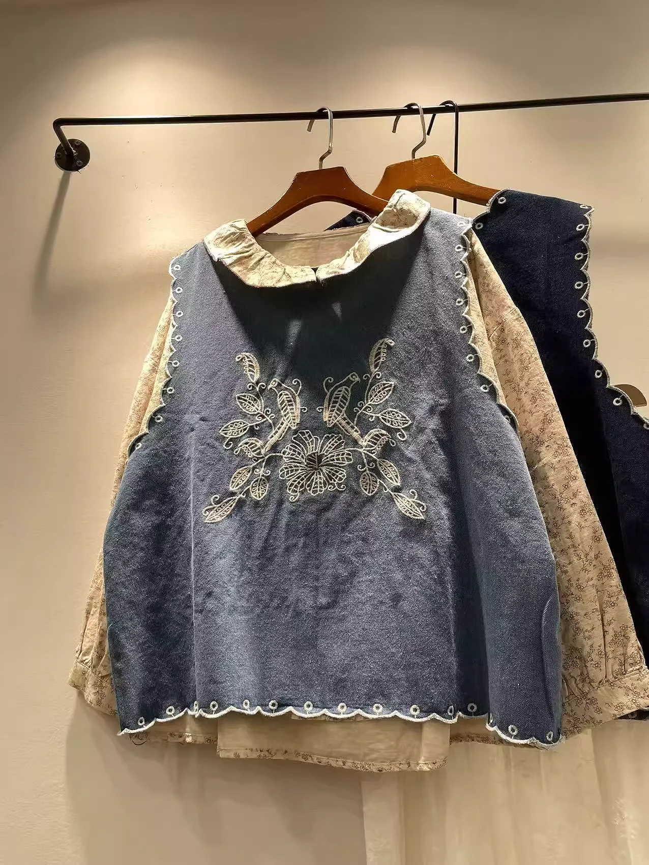 

Джинсовый жилет мори для девочек в японском стиле для женщин, осенний оригинальный джинсовый пуловер с вышивкой, джинсовые топы без рукавов