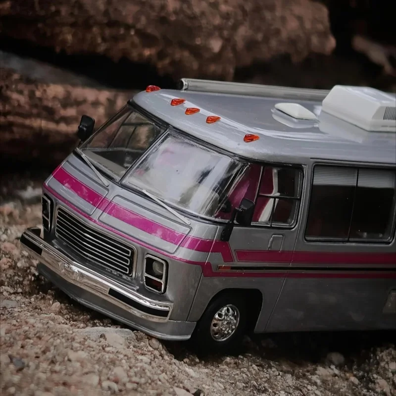 لون جديد APA XPO 1:64 GMC متنقل نموذج طويل الجسم الراتنج بواسطة MK المنمنمات 2025 معرض السيارات آسيا المحيط الهادئ هدية الكريسماس سيارات لعب
