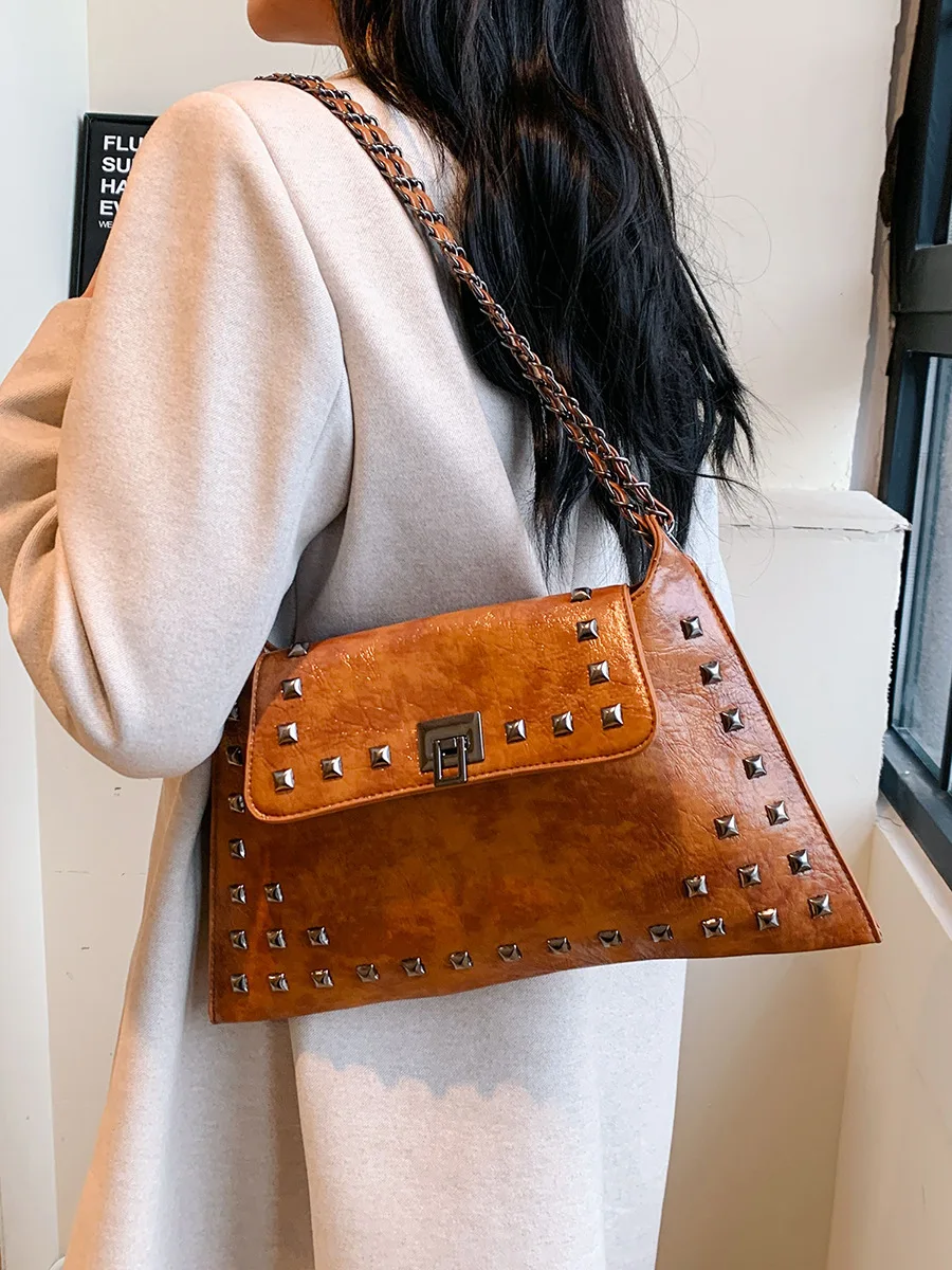 

Retro Underarm Bag, New Fashionable Retro Envelope, Niche Fashion, Single Shoulder Texture, Chain Diagonal Cross Bag