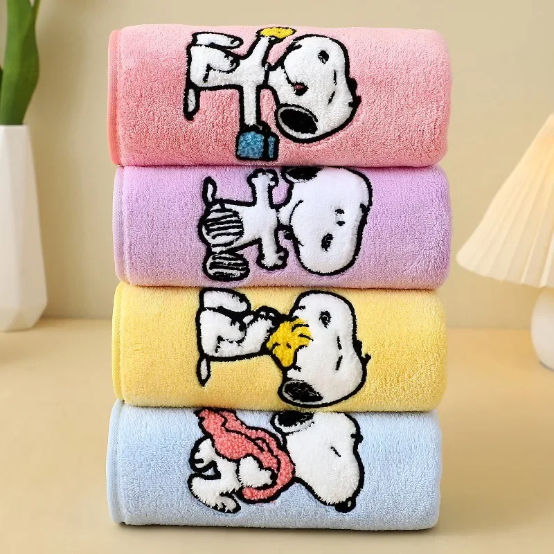 

Snoopys Cute Cartoon Coral Fleece Beach Towel Super Soft High Water Absorbent Bath Wrap Towel for Face Washing and Shower Use