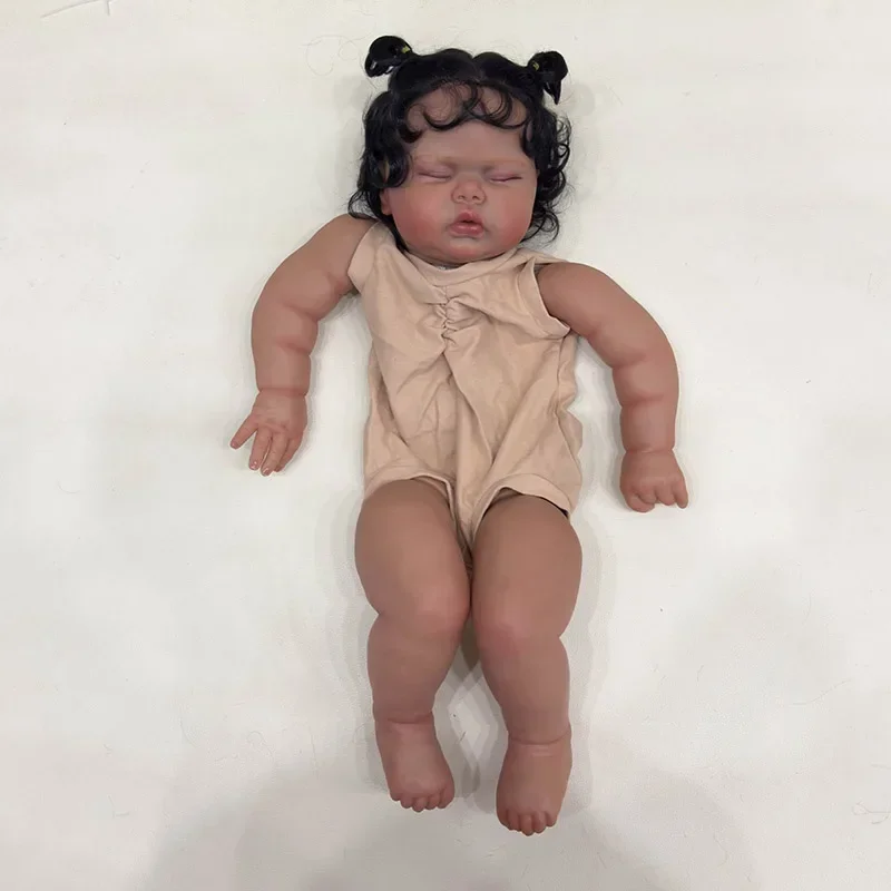 Kit boneka yang sudah dicat kulit gelap 24 inci acar pada kulit gelap bagian bayi belum selesai dengan rambut yang dibentuk tangan hadiah ulang tahun lucu Natal