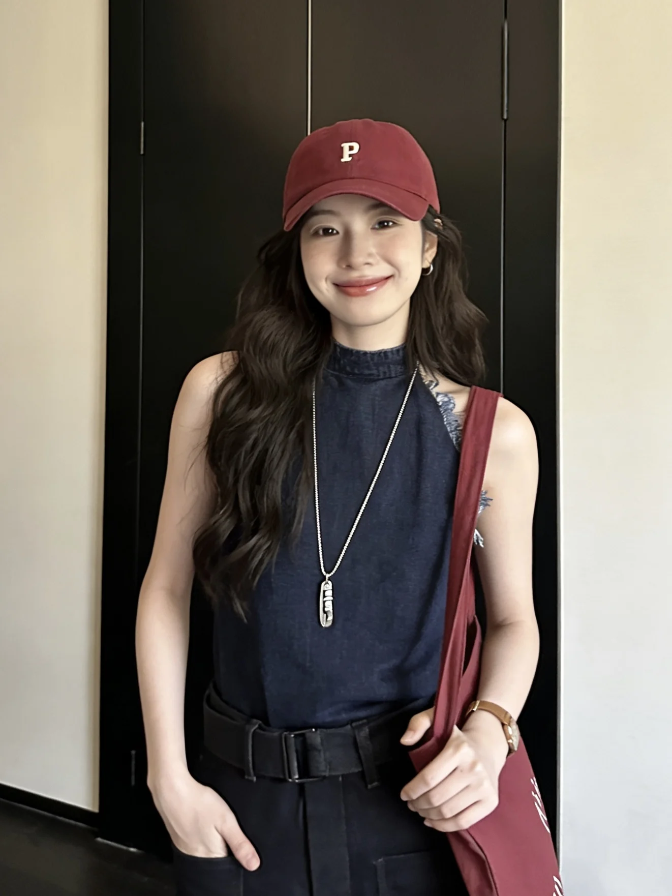 

Корейский облегающий топ с открытыми плечами и вырезом на шее, женская весенняя дизайнерская верхняя одежда, укороченный джинсовый топ с бахромой для похудения