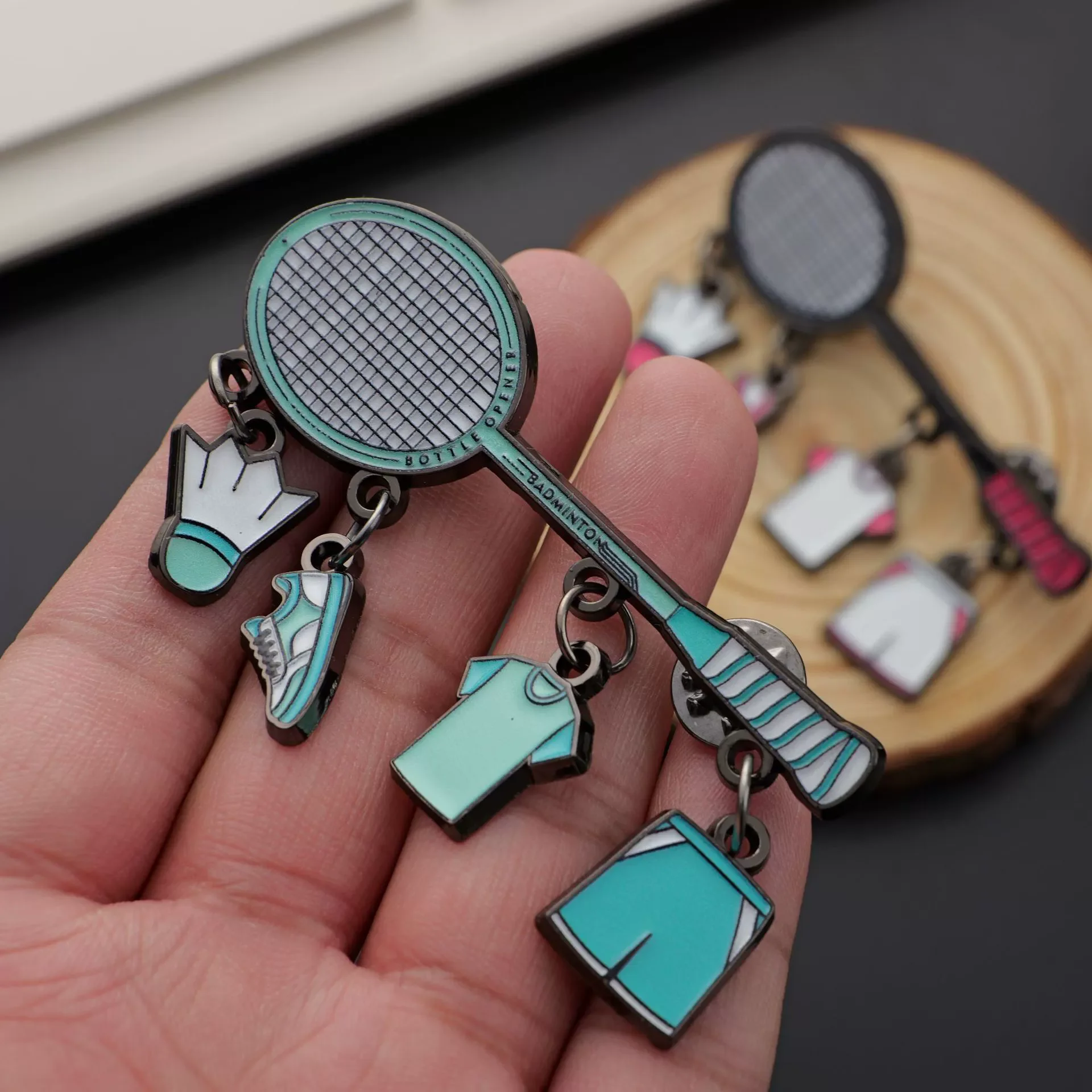 Broche creativo para ropa de b - Badminton Icon reseña y precio