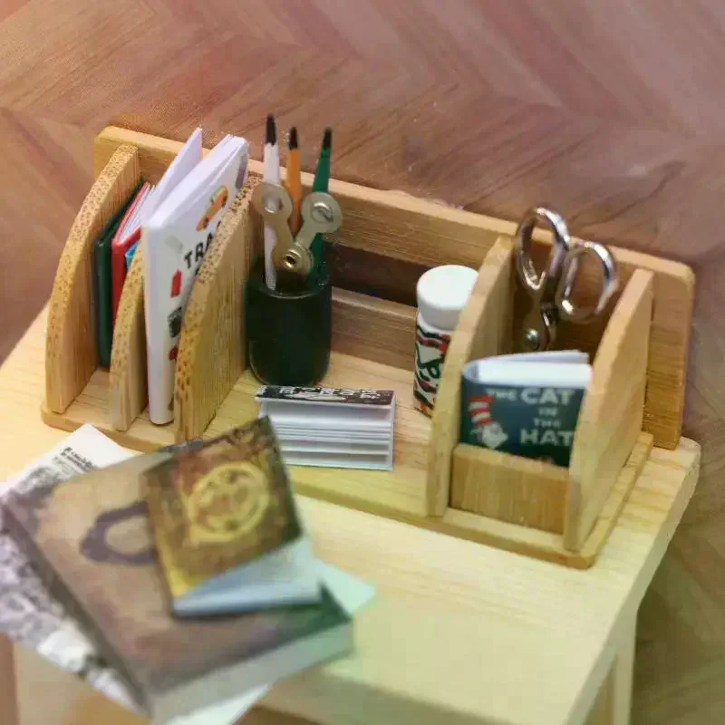 1 セットドールハウスミニチュアデスクトップ本棚文具ラックホームモデル装飾リビングシーン収納ラックドールハウスアクセサリー