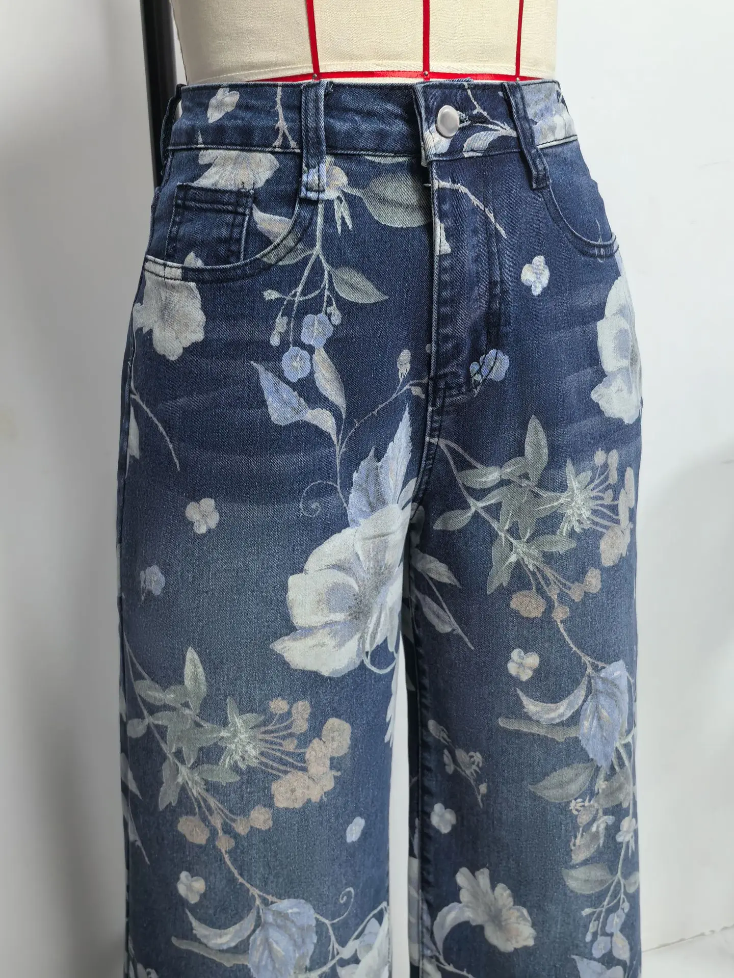 New for 2026: Women's Blue High-waisted Stretch Jeans, Vintage-style Loose-fit Wide-leg Denim Pants with A Floral Print.