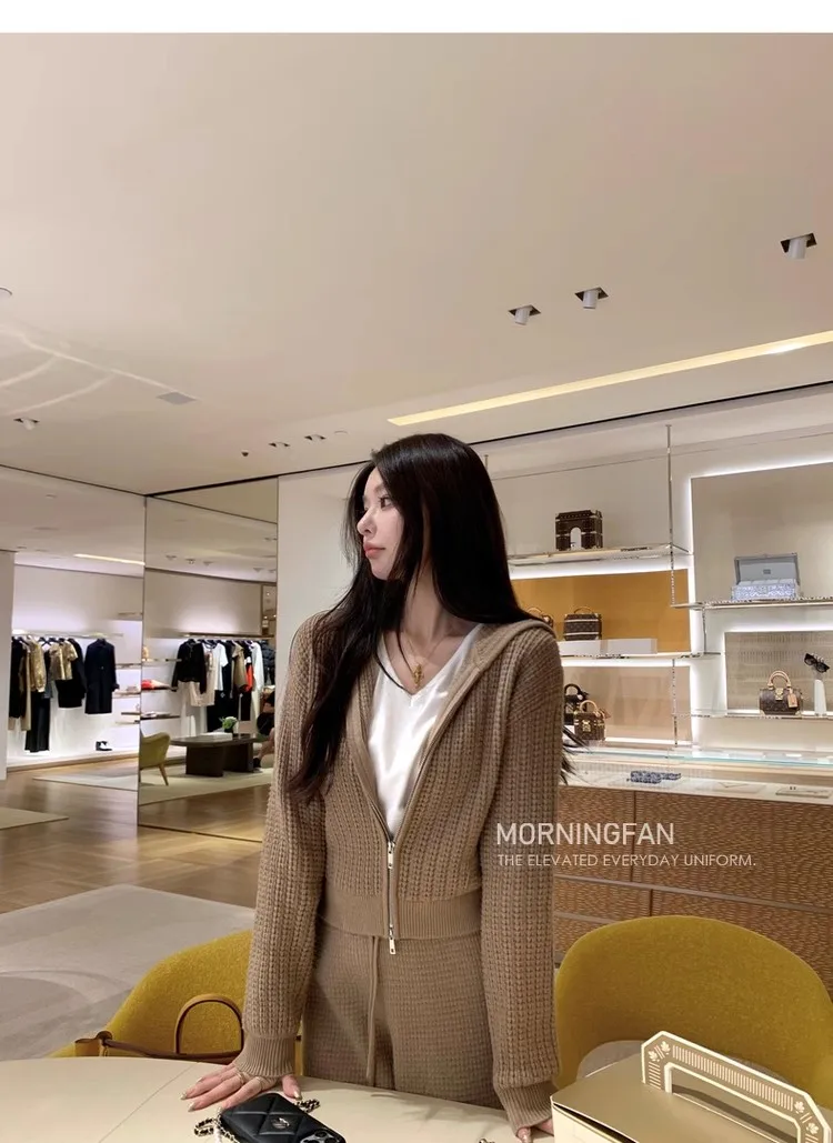

2024 New Autumn and Winter Lazy Style High-end Waffle Suit Women's Hooded Top + Imitation Mink Knitted Trousers with Lining