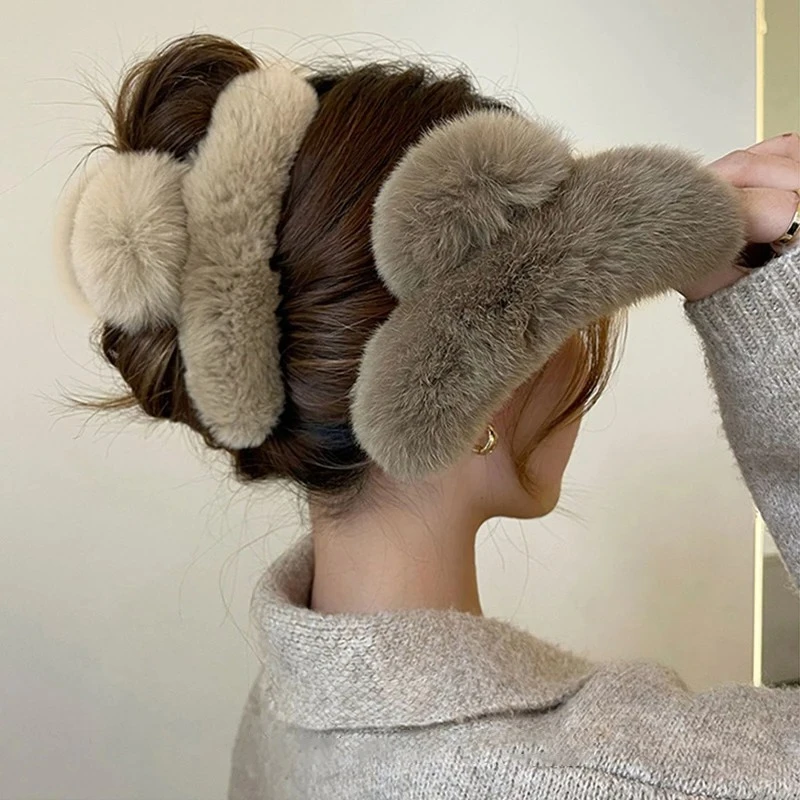 

13cm Winter Faux Fur Hair Claw Rabbit Hair Hairpins Plush Hair Clip Barrette Crab Headwear for Women Girls Hair Accessories