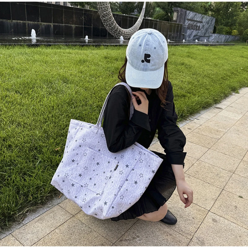 Koreanische Tragetasche mit Sterndruck, Damen-Shopper-Schultertasche, geräumige Handtasche für den täglichen Gebrauch, einfarbig, vielseitig, minimalistisch – Detail 10