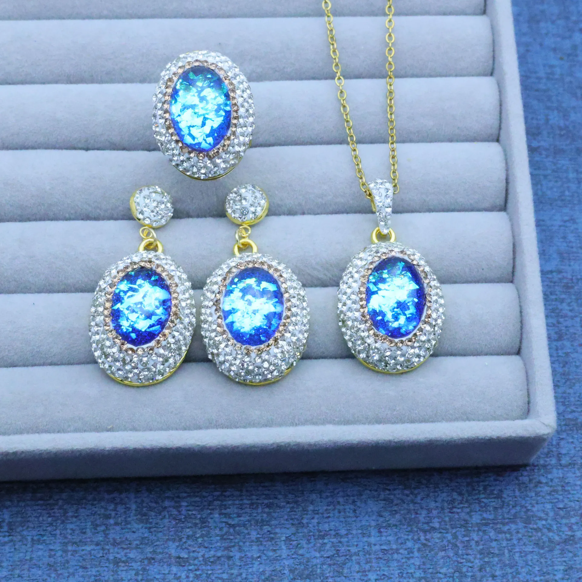 New colorful starry sky glass crystal inlay set personalized necklace pendant three-piece set hot-selling model manufacturer who