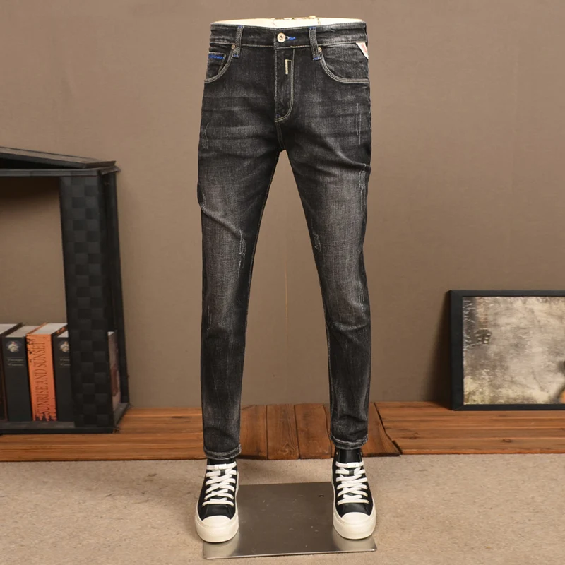 Jeans da uomo di moda in stile italiano retrò nero grigio Stretch Slim Fit Jeans strappati da uomo ricami Designer pantaloni in Denim Vintage Homme