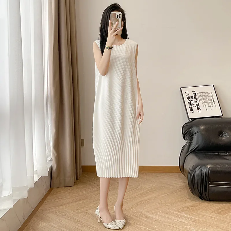 

Miyake Pleated High-quality Water Ripple Annual Ring Arc Dress, Versatile for Daily Commuting, Fashionable Sleeveless Long Skirt