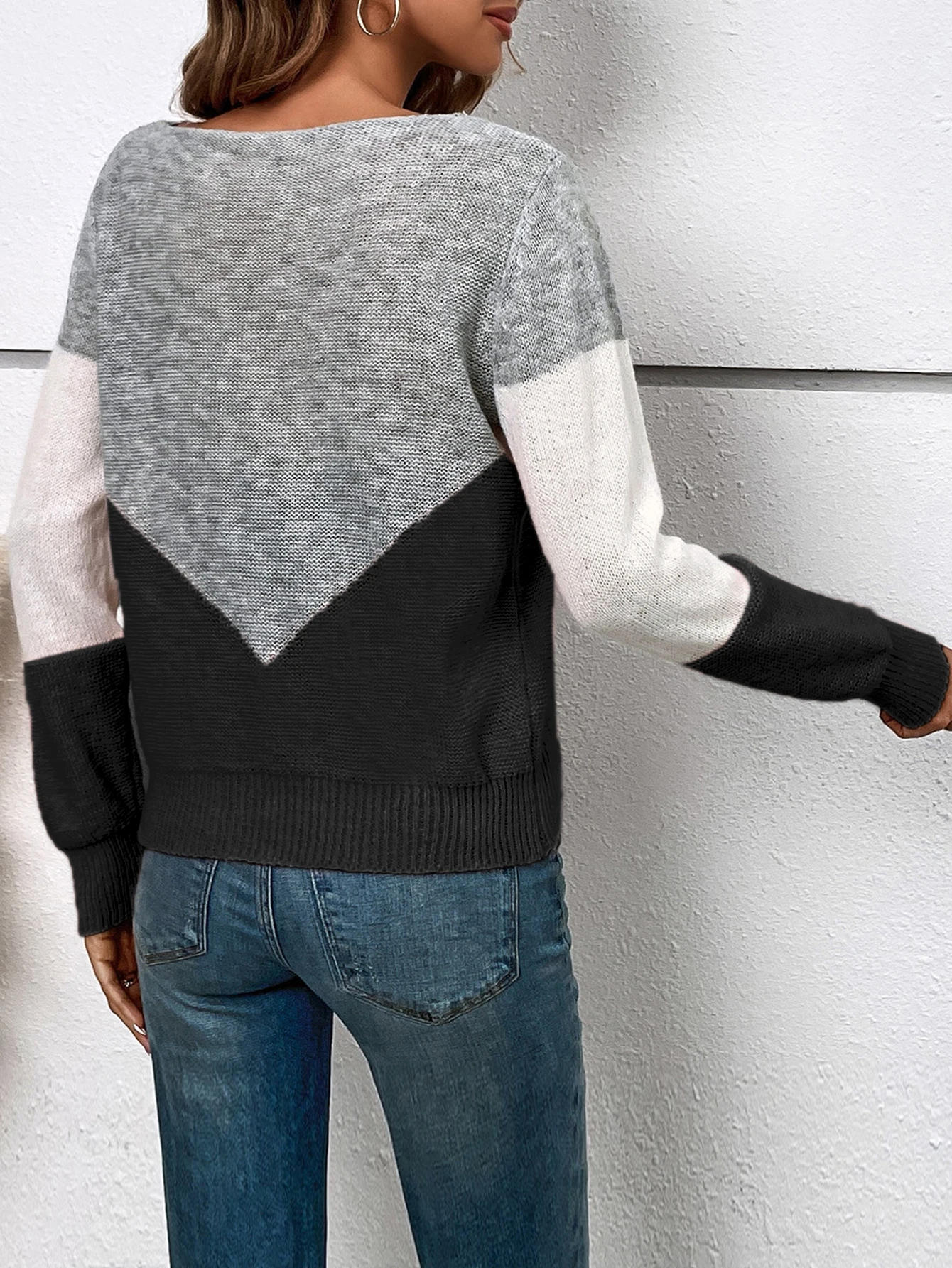 Sweater hollowed out color blocked casual top long sleeved shirt autumn/winter round neck pullover women's clothing