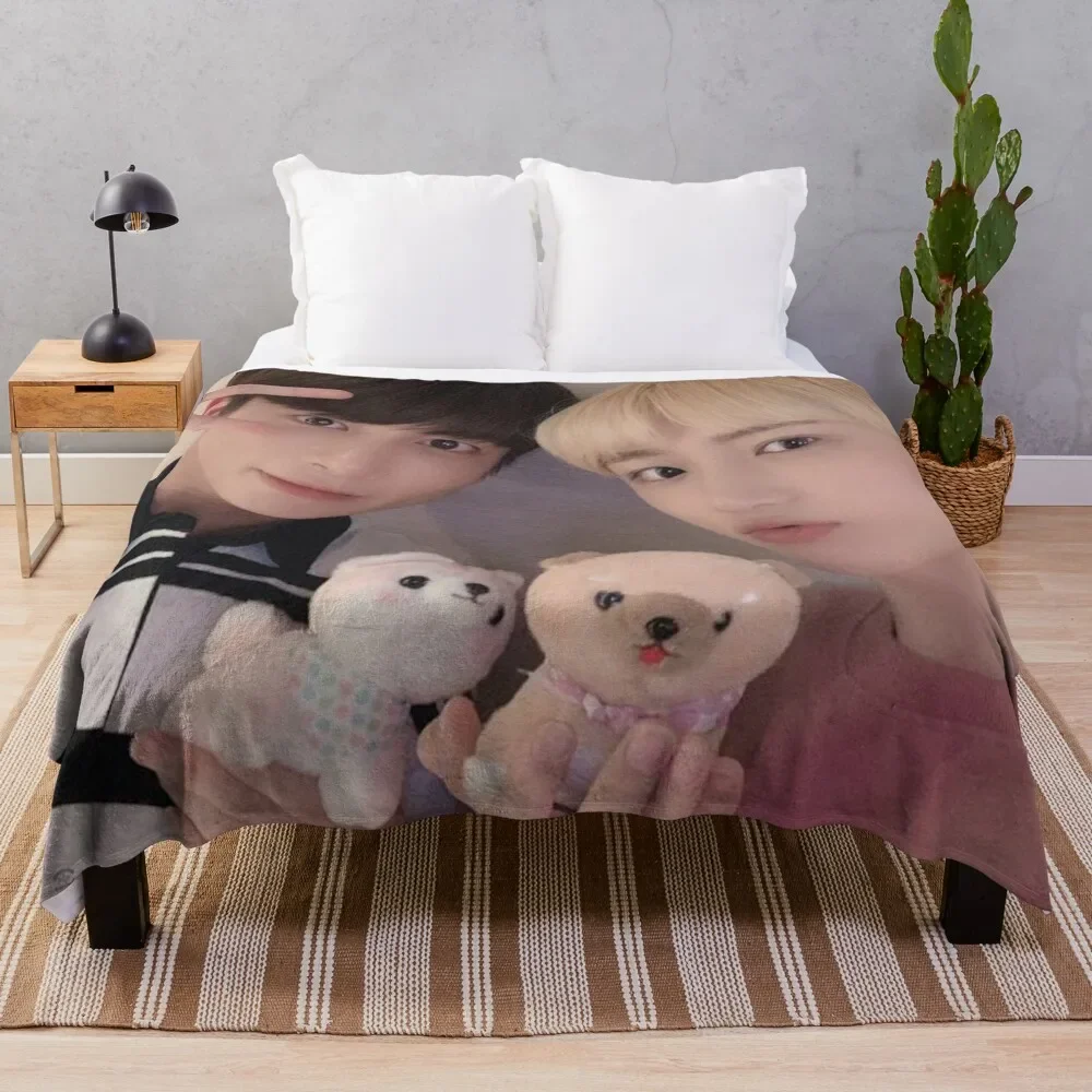 

TXT Taehyun & Beomgyu Throw Blanket Warm Flannel Blanket for Couch Chair Bedroom