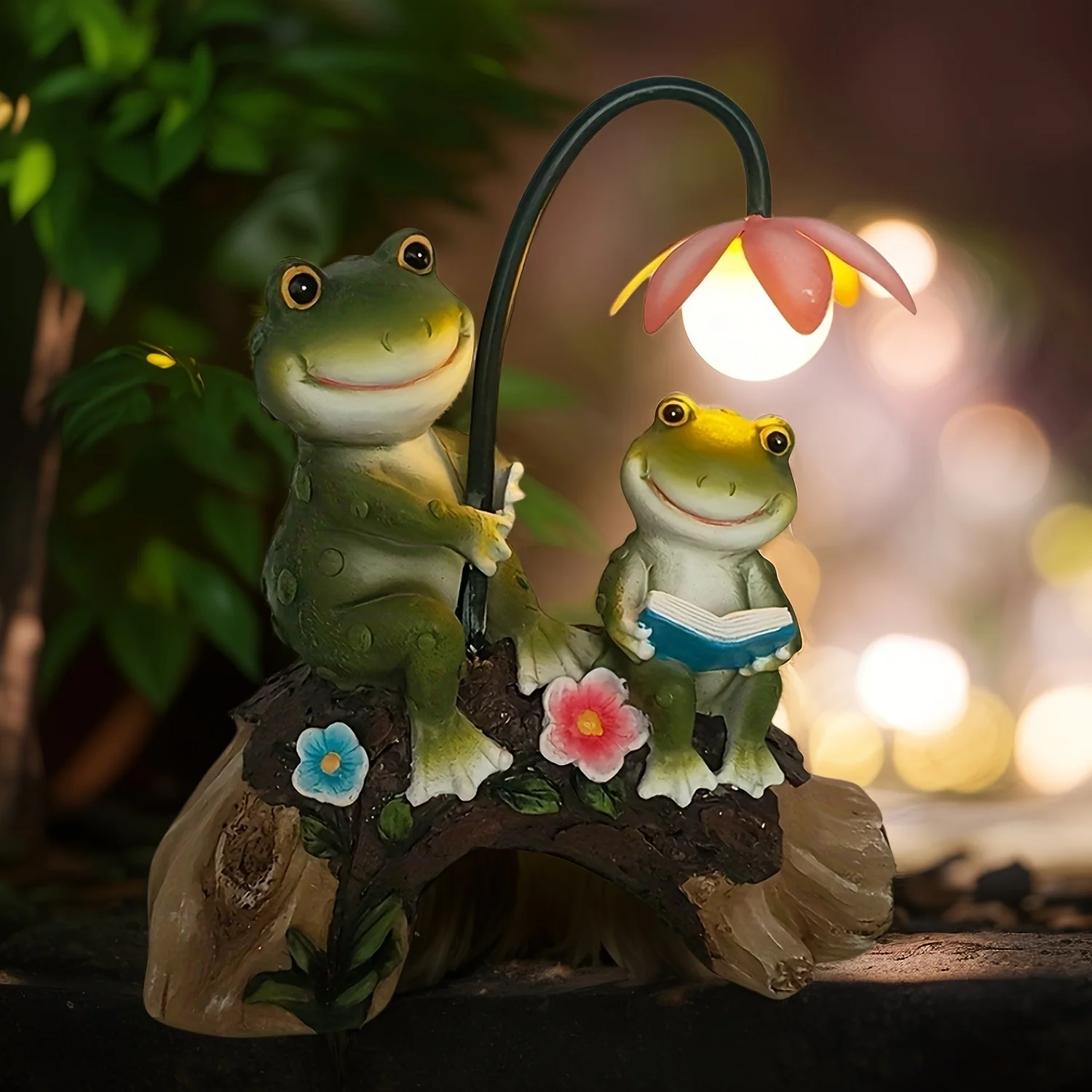 

Solar Statue Garden Light Outdoor Decor, Frog Solar Garden Statues, Garden resin frog sitting on tree stump reading statue light