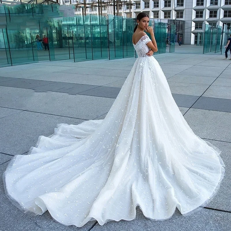 A linha vestido de casamento miçangas apliques fora do ombro vestido de noiva princesa vestido de noiva personalizado