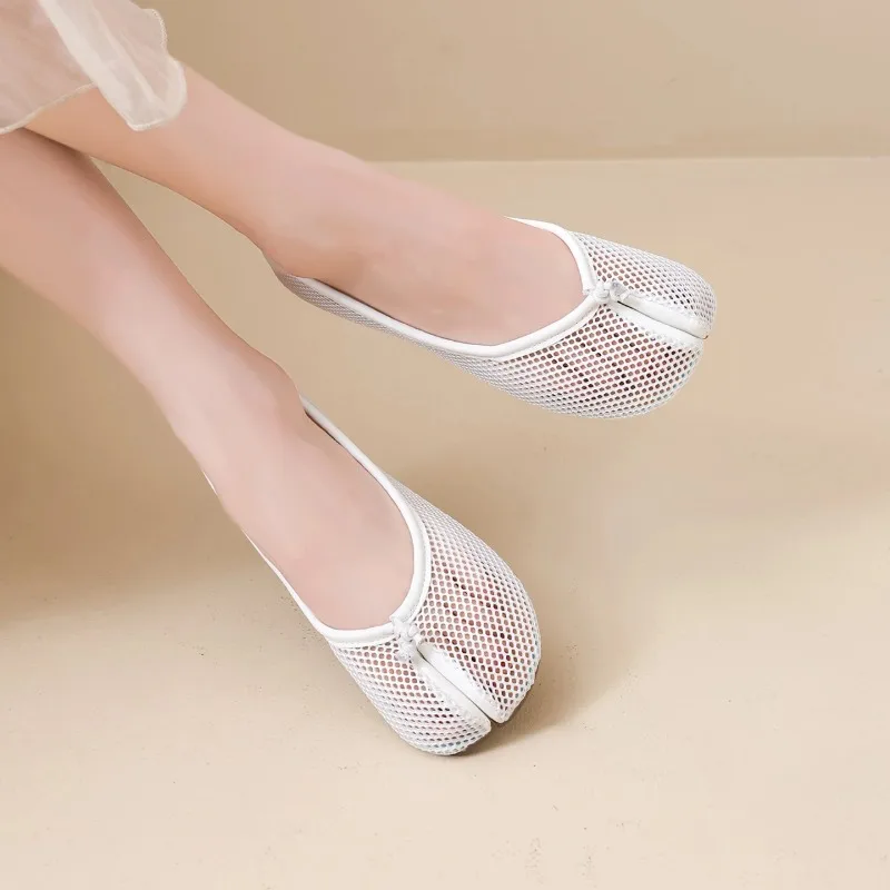 Retro Split-Toe Horse Hoof Shallow Single Shoes for Women 2026 New Woven Fishnet Slip-On Granny Shoes - view 5