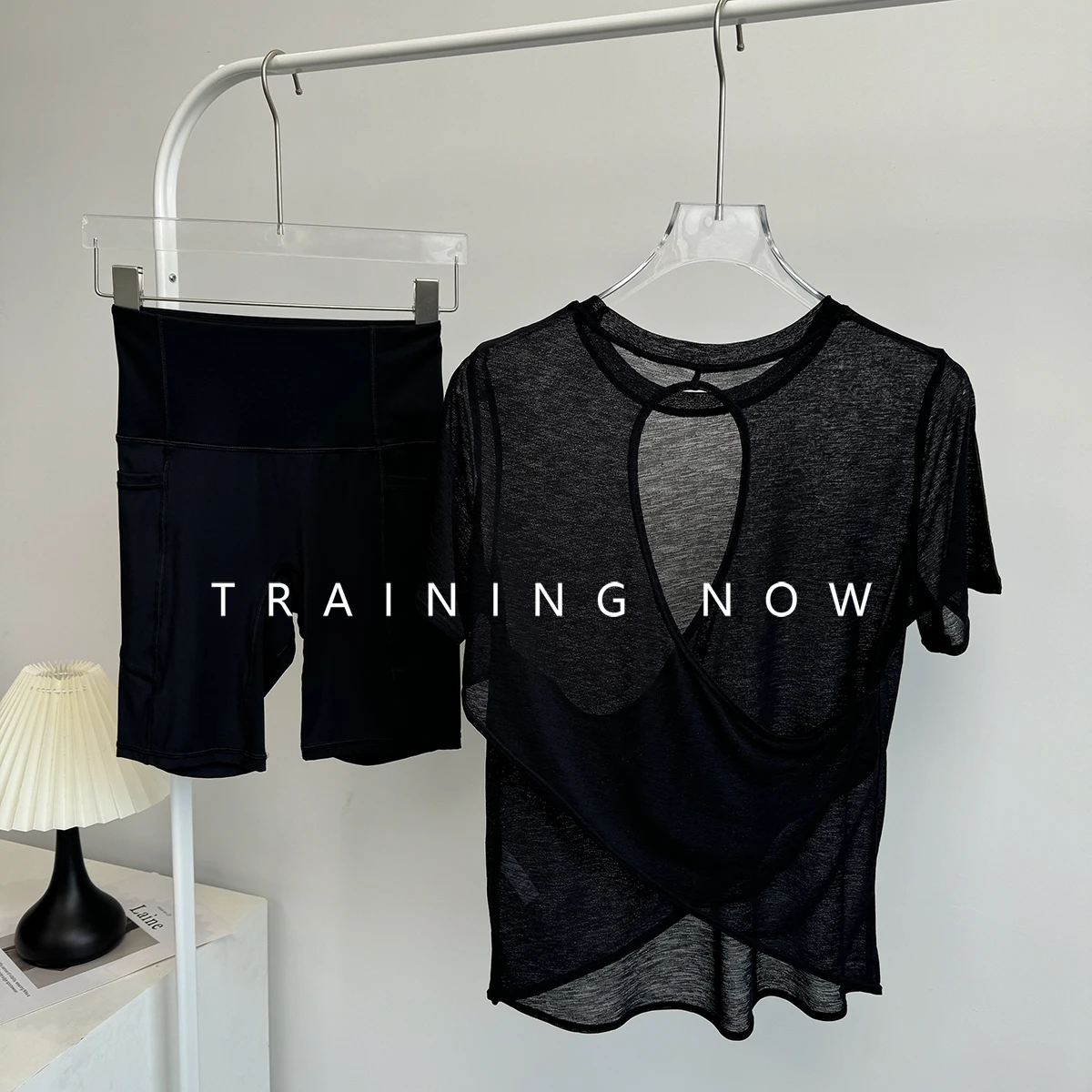 

Summer hollow beauty back yoga suit short sleeves for women loose breathable sports tops for running fitness short sleeves