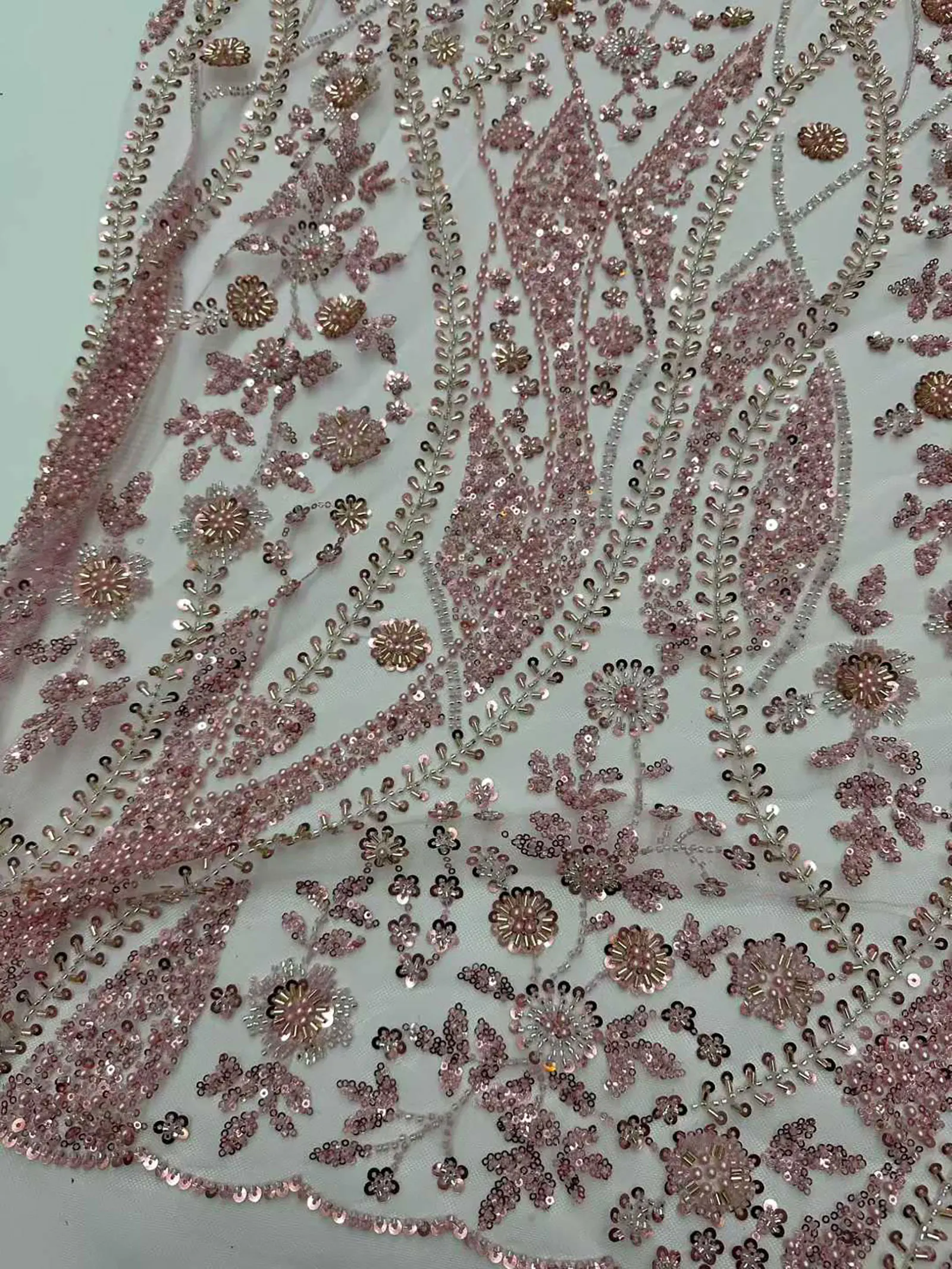 2026 Neues Design Afrikanischer Perlen-Spitzenstoff Hochwertige Französische Pailletten-Spitze Lila Nigerianischer Party-Hochzeitskleid-Stoff zum Nähen – Detail 16