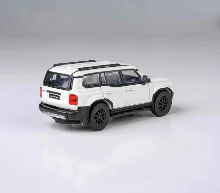 New Para64 1:64 Land Cruiser 250 Series 2024 Prado Diecast Simulation Alloy Toy Car Model for Collection Gift