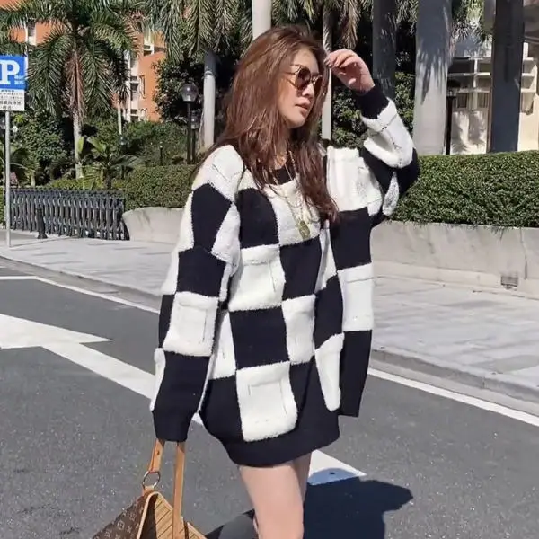 2024 autumn and winter new Korean version pullover sweater fashion square round neck long sleeve knitted sweater women