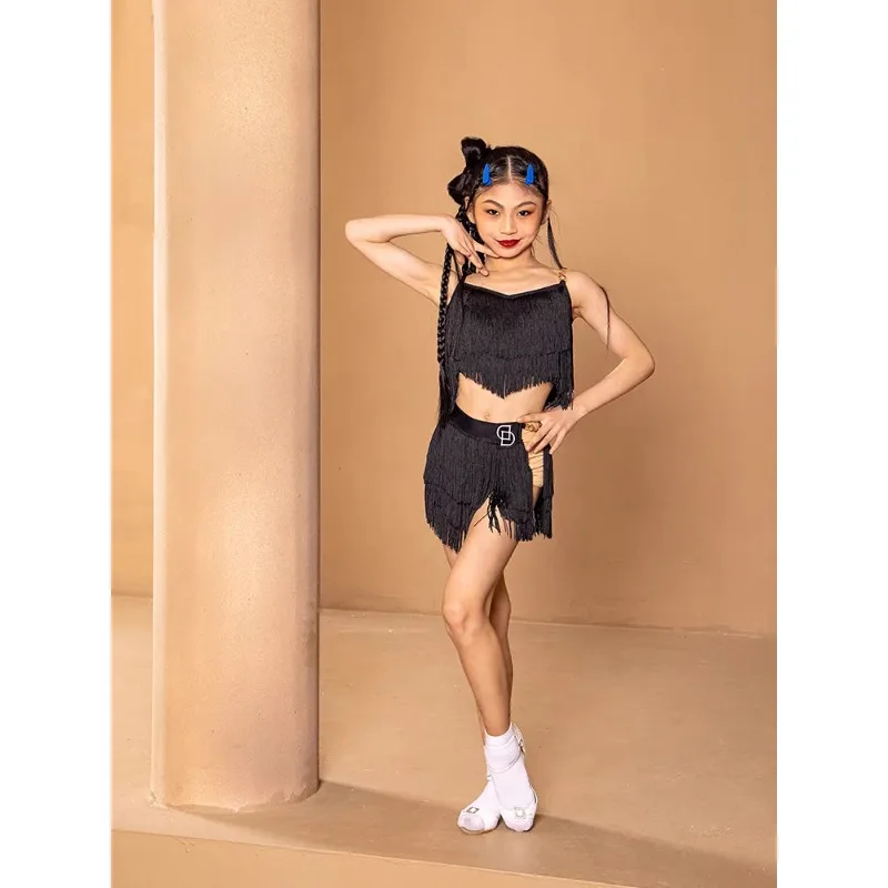 Neue lateinamerikanische Tanzkostüme für Sommerkinder und Mädchen für Aufführungen, zweiteiliges Set mit Quasten, Bühnenkostüme, Cha-Cha-Tanz