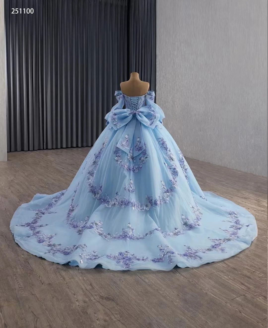 Abiti Quinceanera blu cielo Abito da ballo con spalle scoperte Applicazioni di perline Abiti messicani dolci 16 15 Anos personalizzati