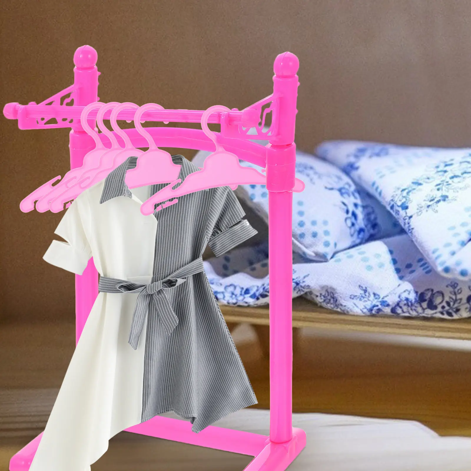 

Набор из 10 миниатюрных вешалок для кукольного домика, изящные имитационные вешалки, изысканные украшения для кукольного домика