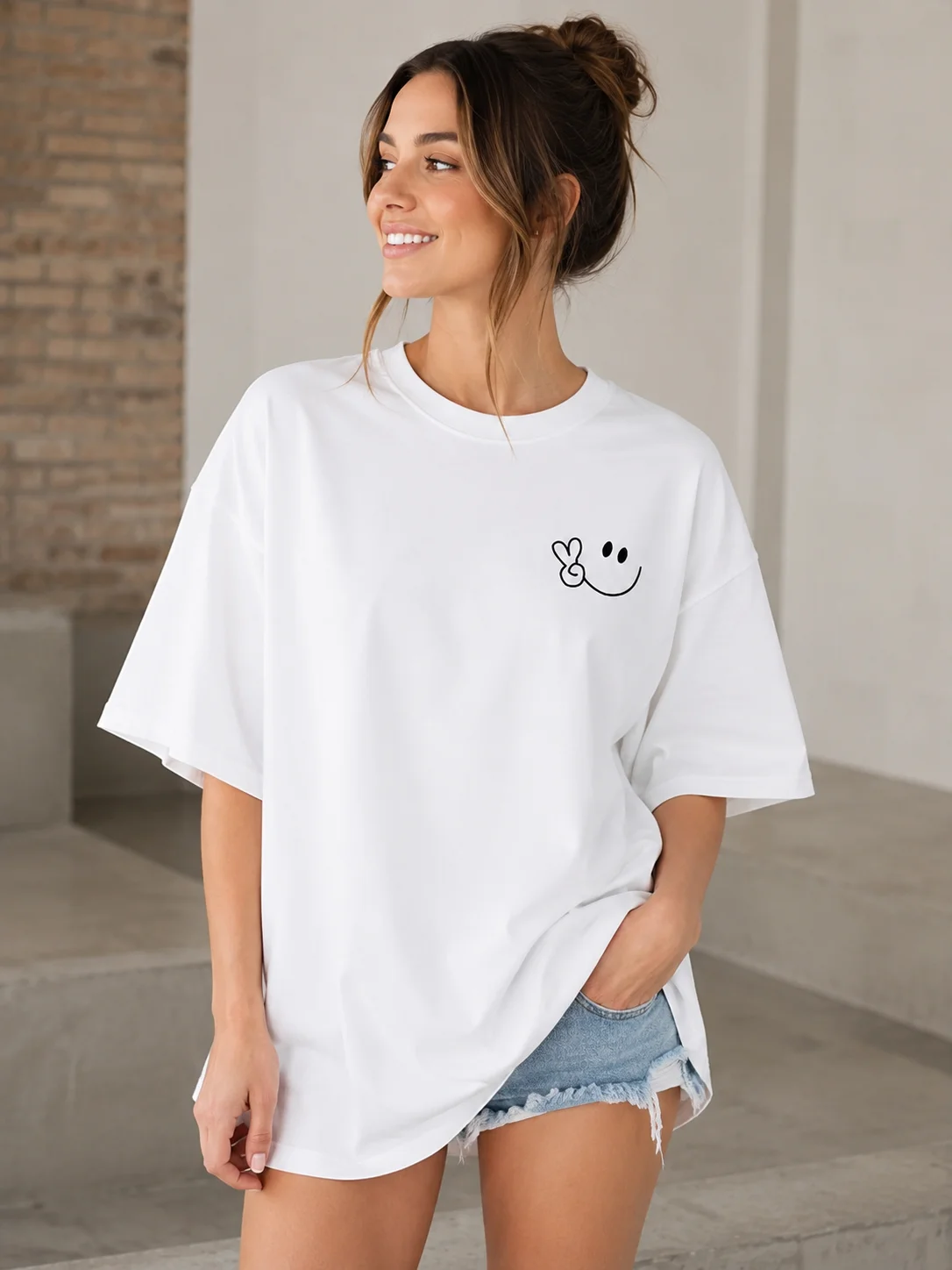 Women's Y2K Geometric-Style Cheerful Smiley Face Print T-Shirt: Round-Neck Short-Sleeve Soft and Comfortable Casual Cotton Top